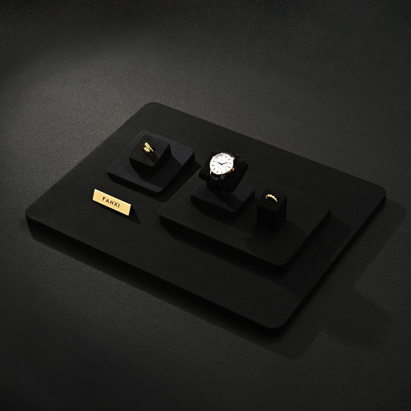 Luksusowy stojak na zegarki z  – Luxury Watch Stand recenzja i cena